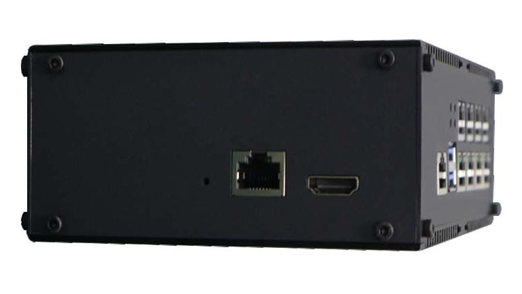 Fanless industrial computer